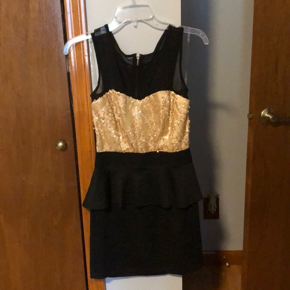 Black and Gold Cocktail Peplum dress - Picture 1 of 5